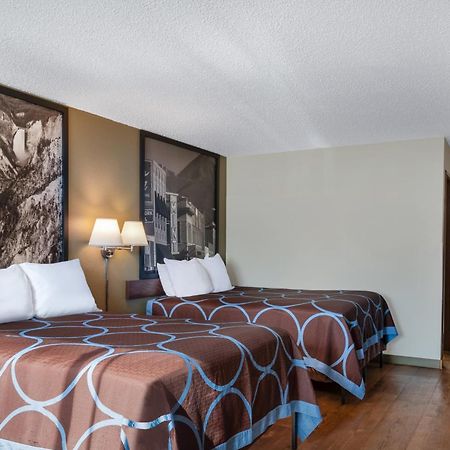 Super 8 By Wyndham Livingston Yellowstone Exterior foto