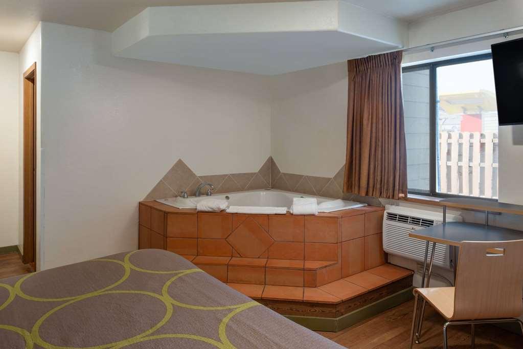 Super 8 By Wyndham Livingston Yellowstone Habitación foto