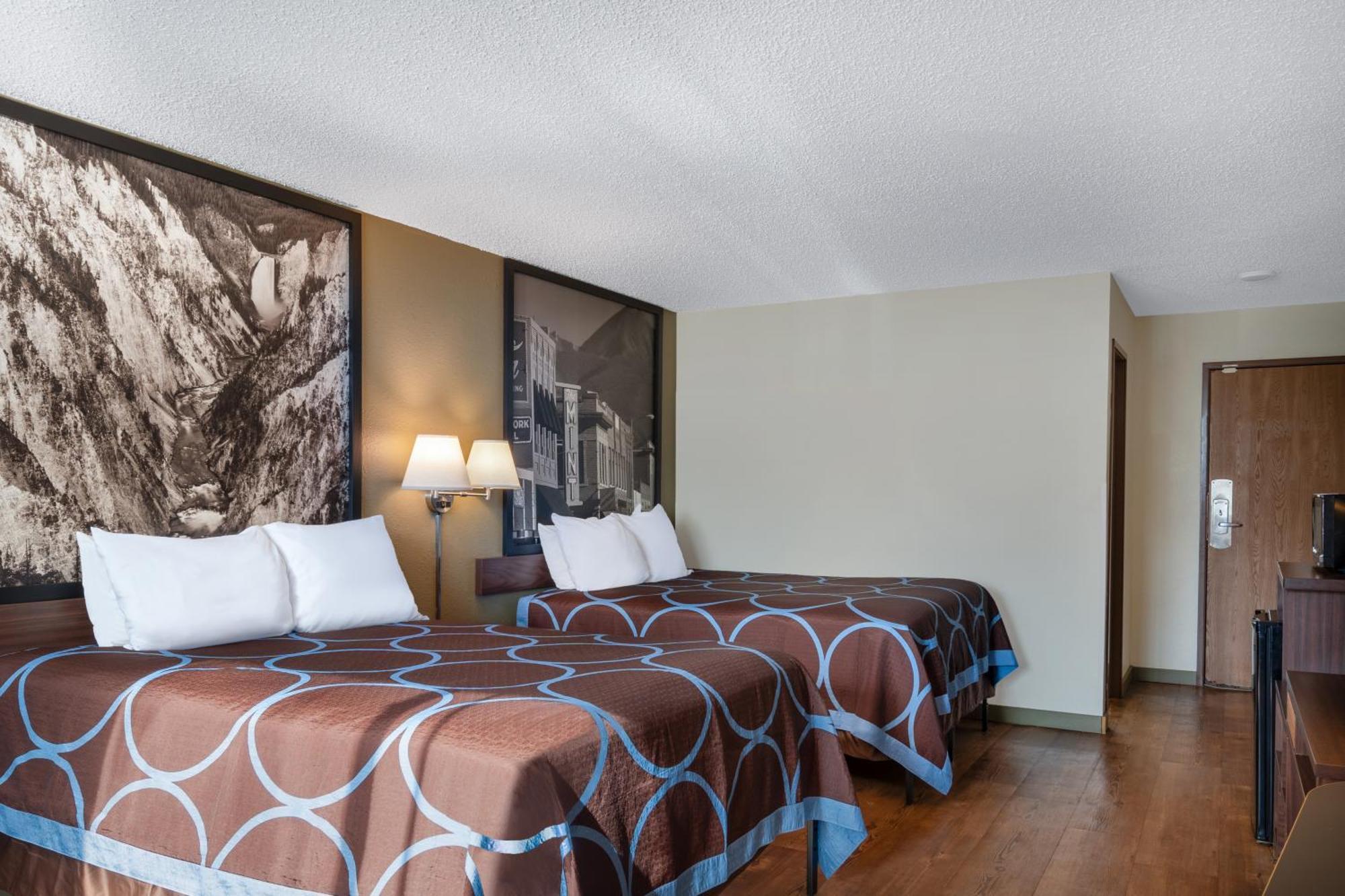 Super 8 By Wyndham Livingston Yellowstone Exterior foto