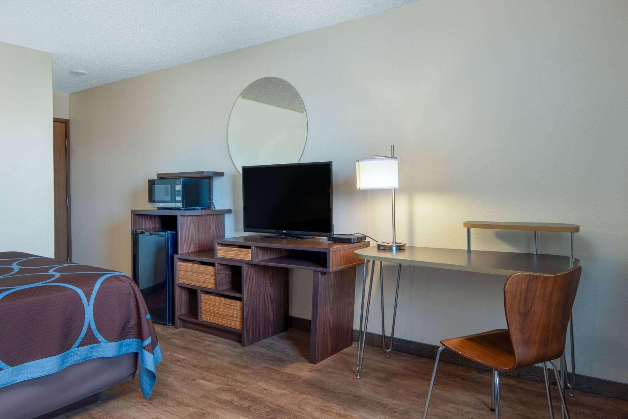 Super 8 By Wyndham Livingston Yellowstone Exterior foto