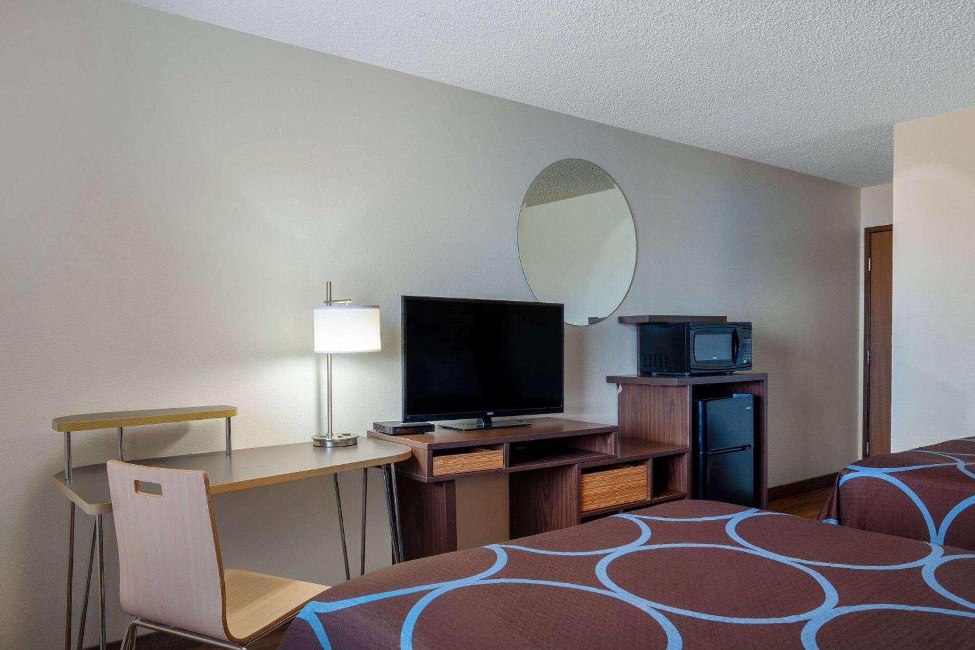 Super 8 By Wyndham Livingston Yellowstone Exterior foto